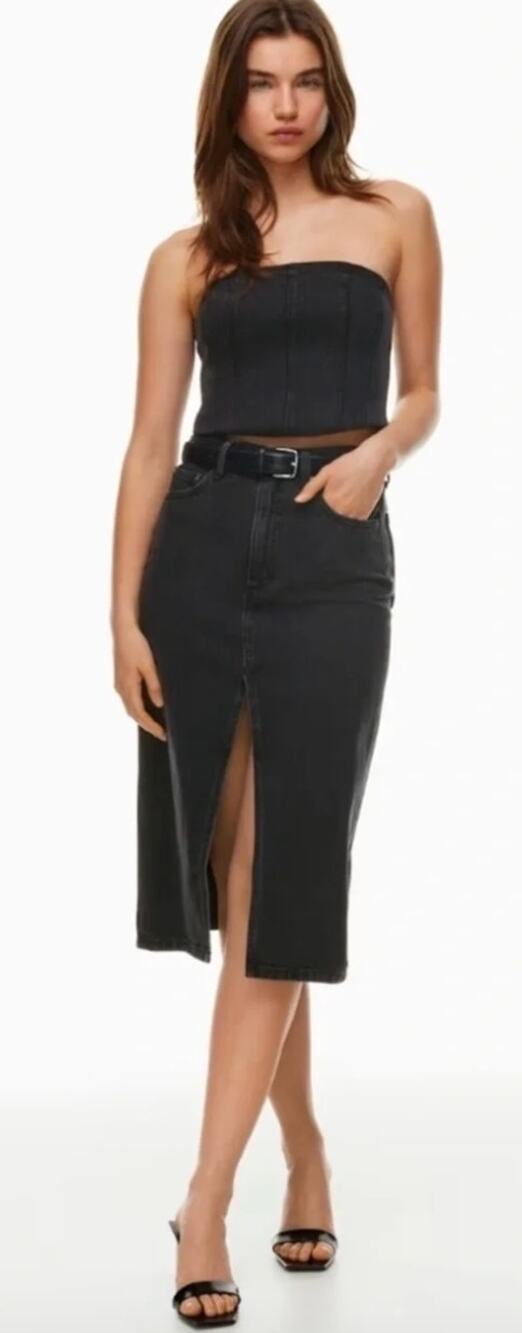 Aritzia Denim Forum The 90's Halle Skirt In Black Denim, Size 32